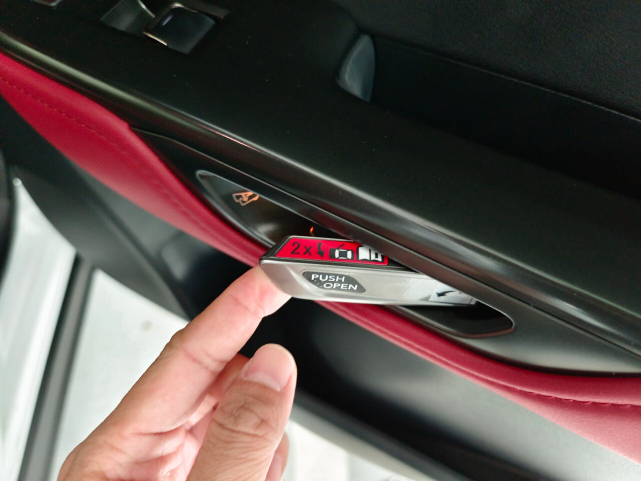 Lexus E Latch