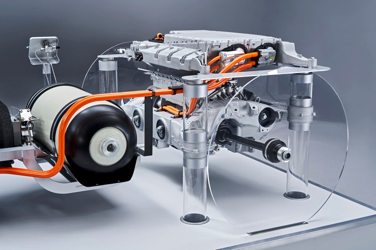 BMW全新燃料电池动力系统正式亮相，可输出最大马力374hp