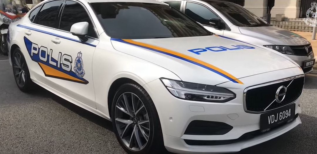 6.8秒就破百的警车Volvo S90 T5 - 爱玩库