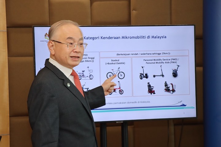 公路禁用微型交通工具 轻便摩哆电动滑板一律NO！！！￼