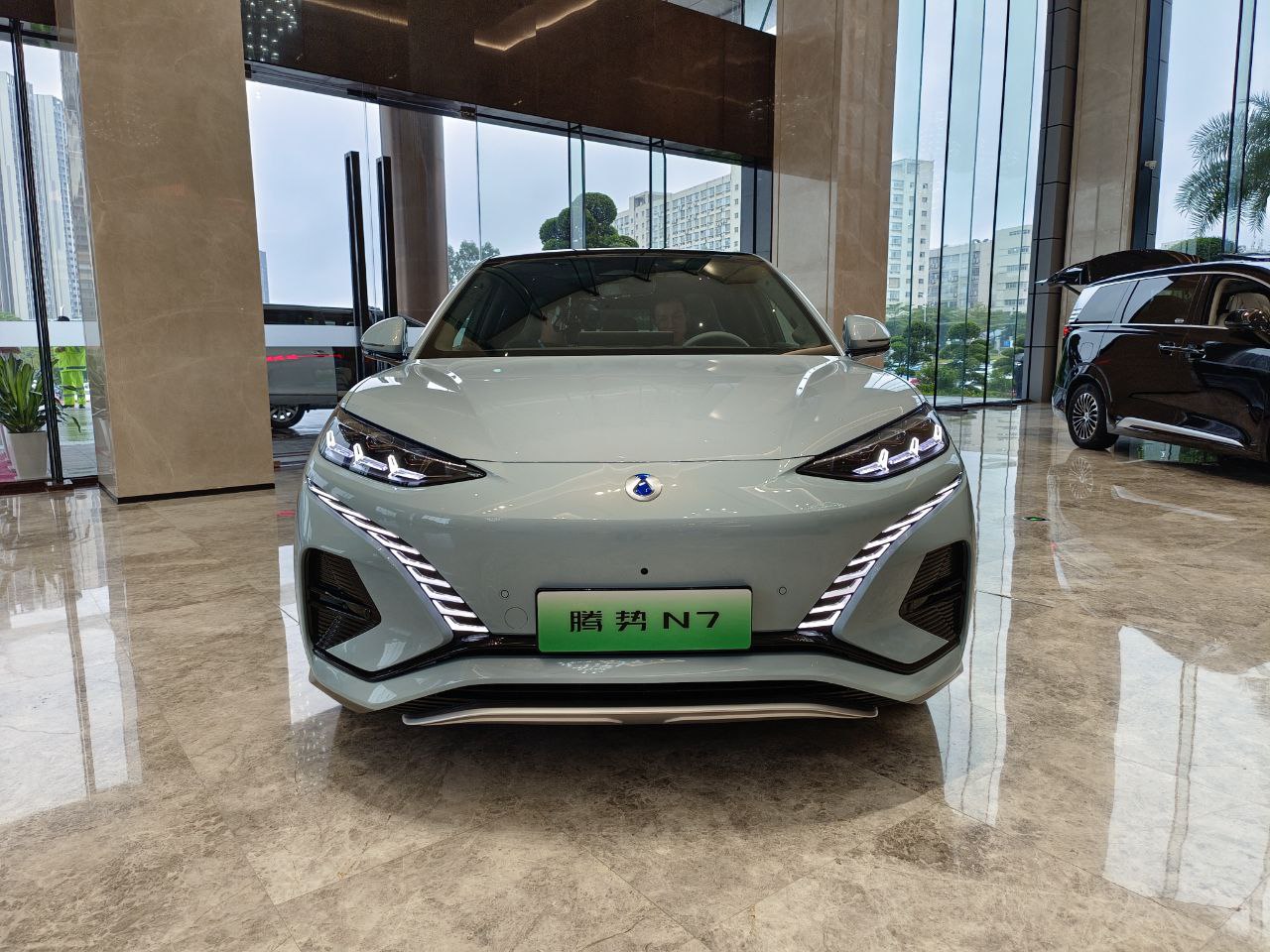实拍BYD子品牌Denza最新的N7,融合豪华SUV以及Coupe设计进军市场 - 爱玩库