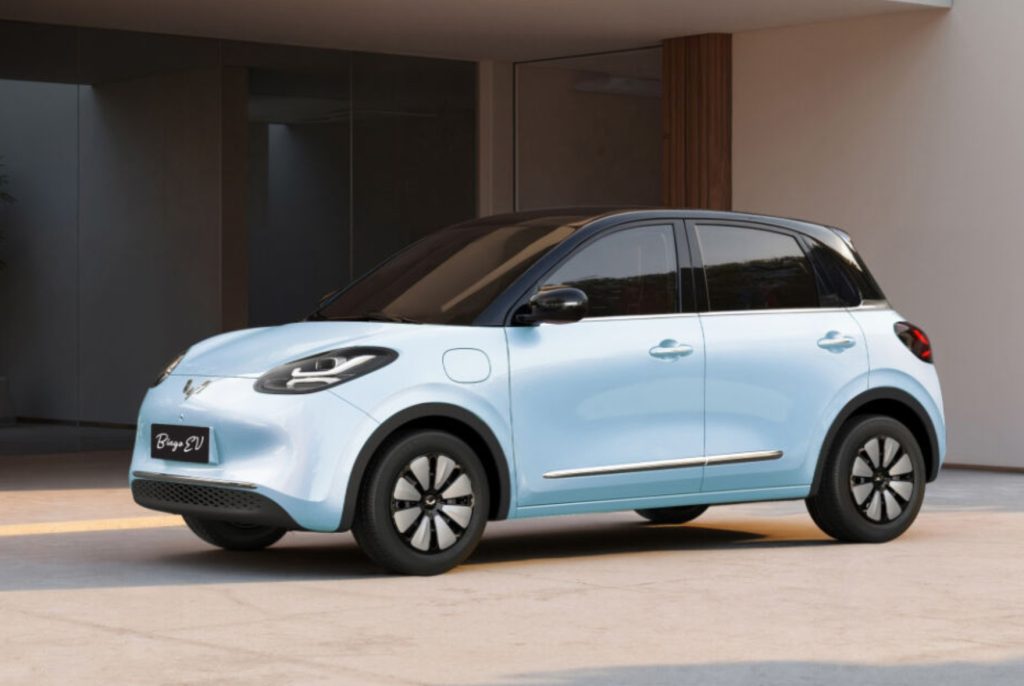 Team Wuling 陳唱摩多与上汽通用五菱达成战略合作在马来西亚推出TQ WULING品牌汽车 - 爱玩库