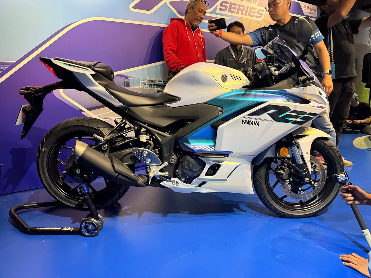 2025 Yamaha YZF-R25大马发布！升级外观及硬件！249cc 双缸引擎！售价RM23,098！ - 爱玩库