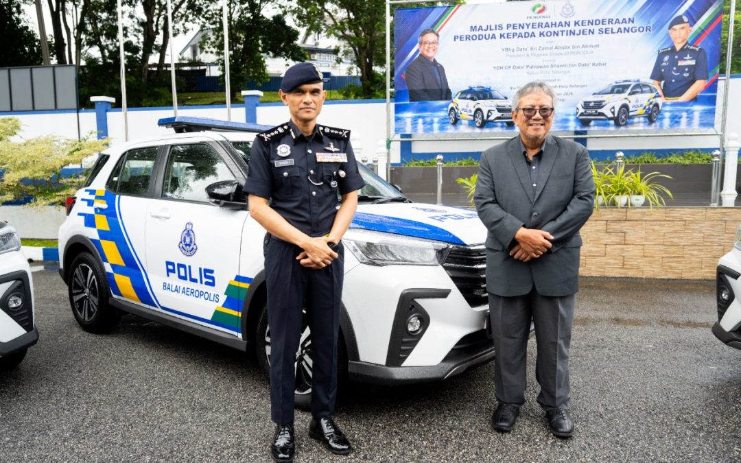 Perodua向雪州二警区总部捐赠9辆汽车，以支持当地执法工作