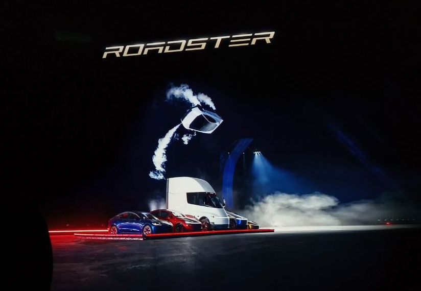 Tesla Roadster能飞天谁来管？美国联邦航空管理局：不算飞行器，不归我们管！
